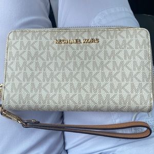 Michael Kors wallet